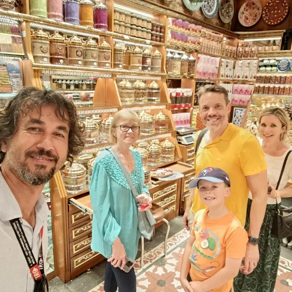 Private Istanbul Shopping Tour: Local Bazaars 