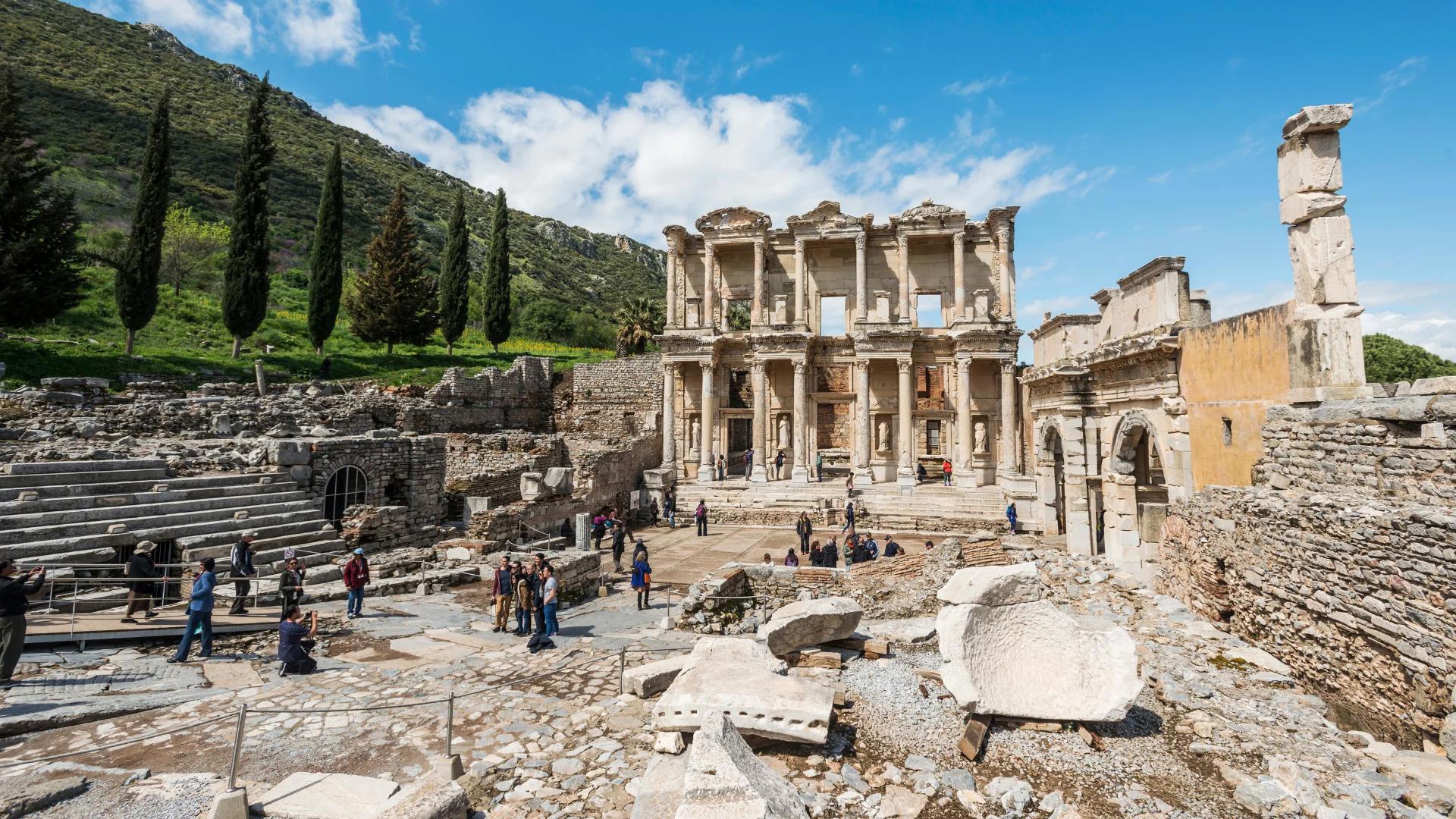 Small Group Best of Ephesus Celsus Library in Ephesus Ancient City