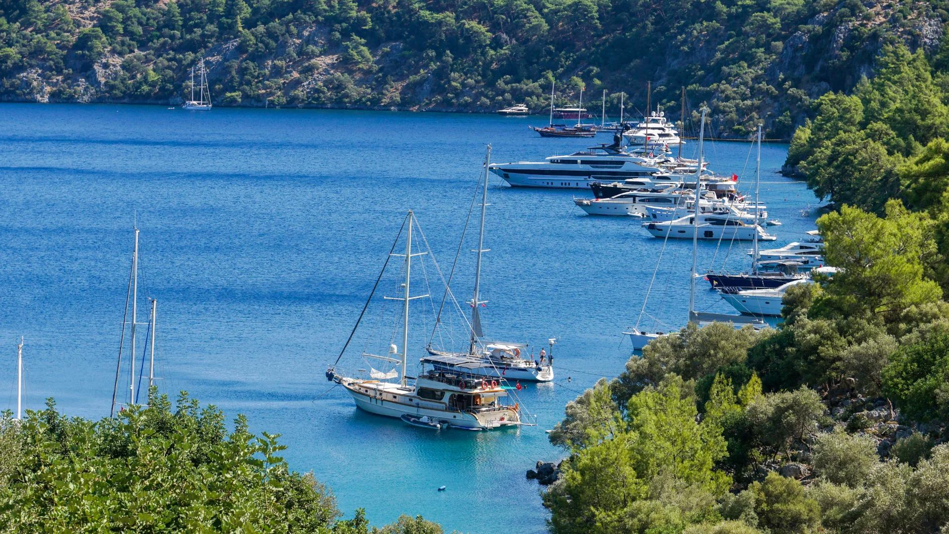 What is the Difference Between a Gulet and a Yacht Charter?