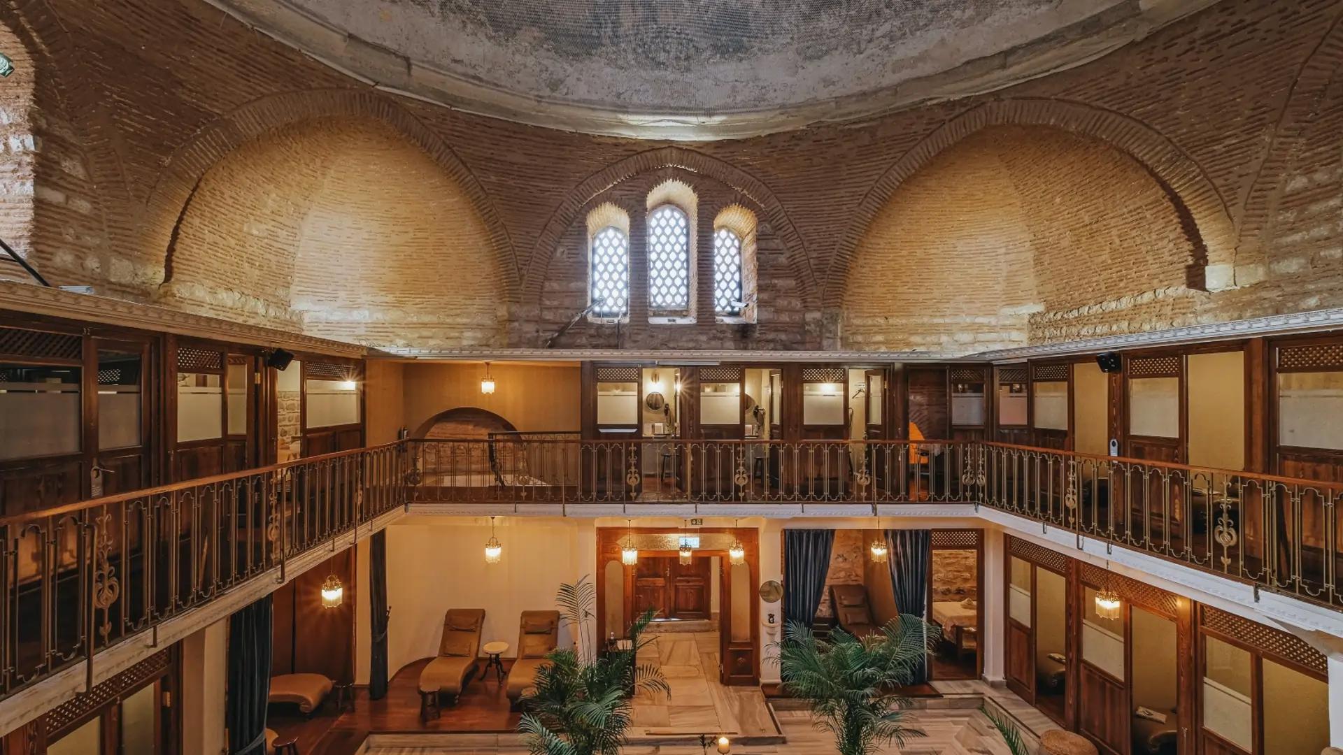 Historical Cagaloglu Hammam Experience