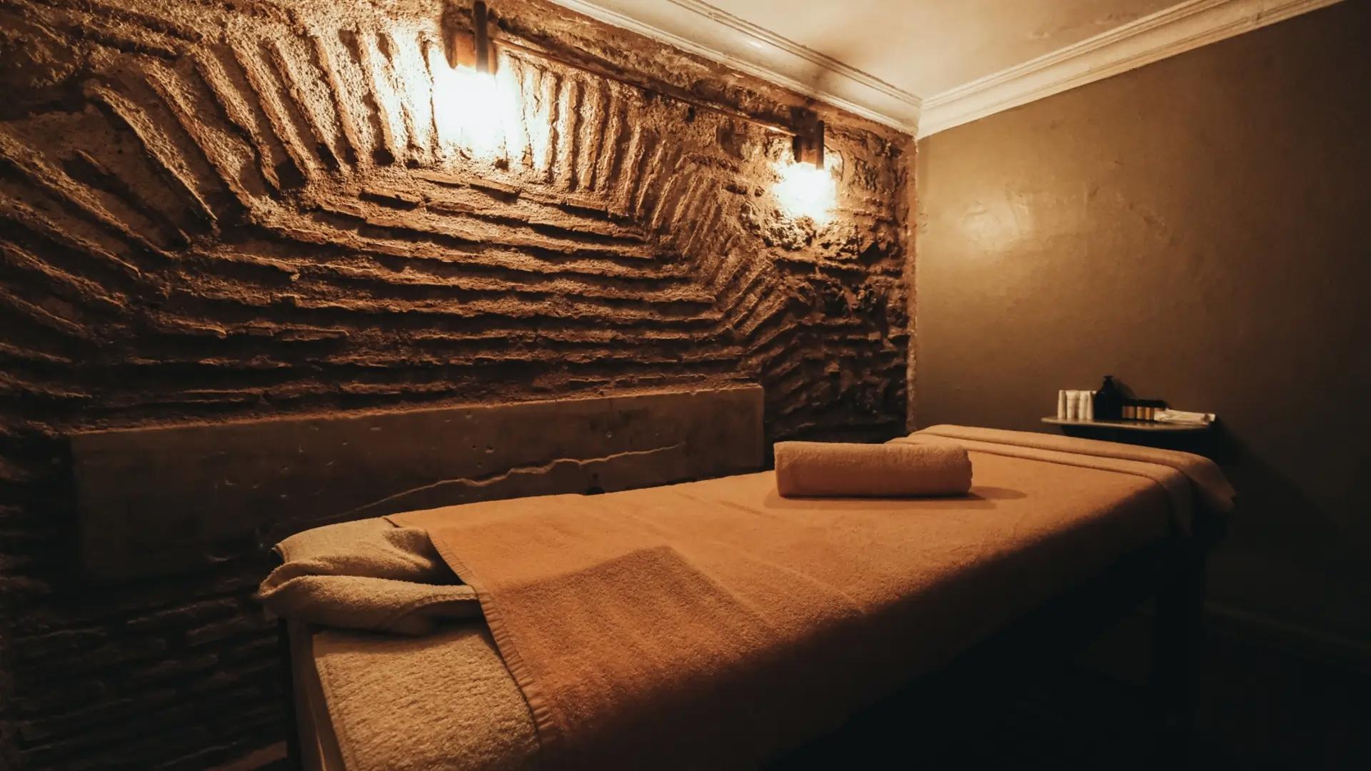 Historical Cagaloglu Hammam Experience