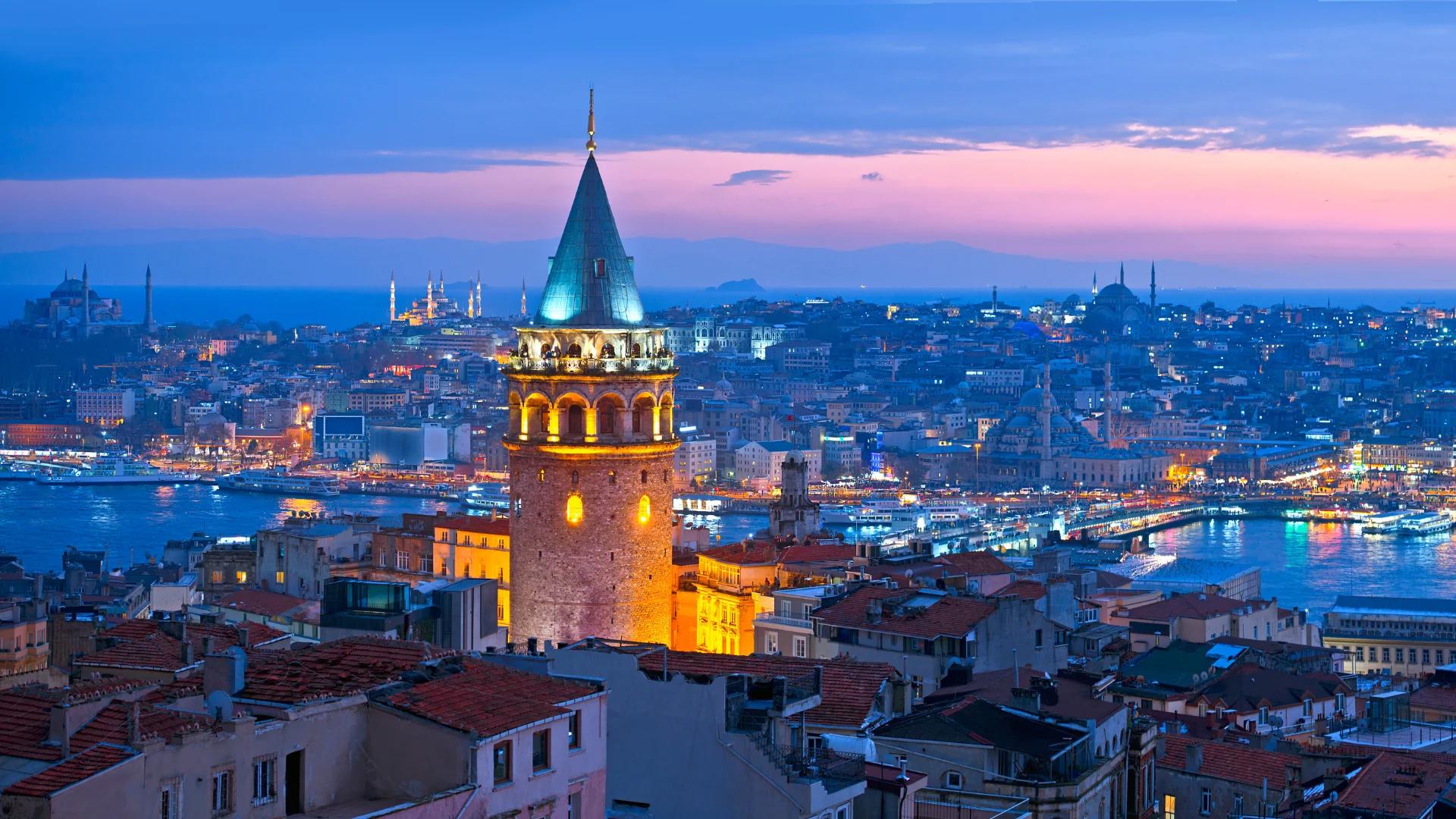 How to Experience the Best of Turkish Nightlife Safely?