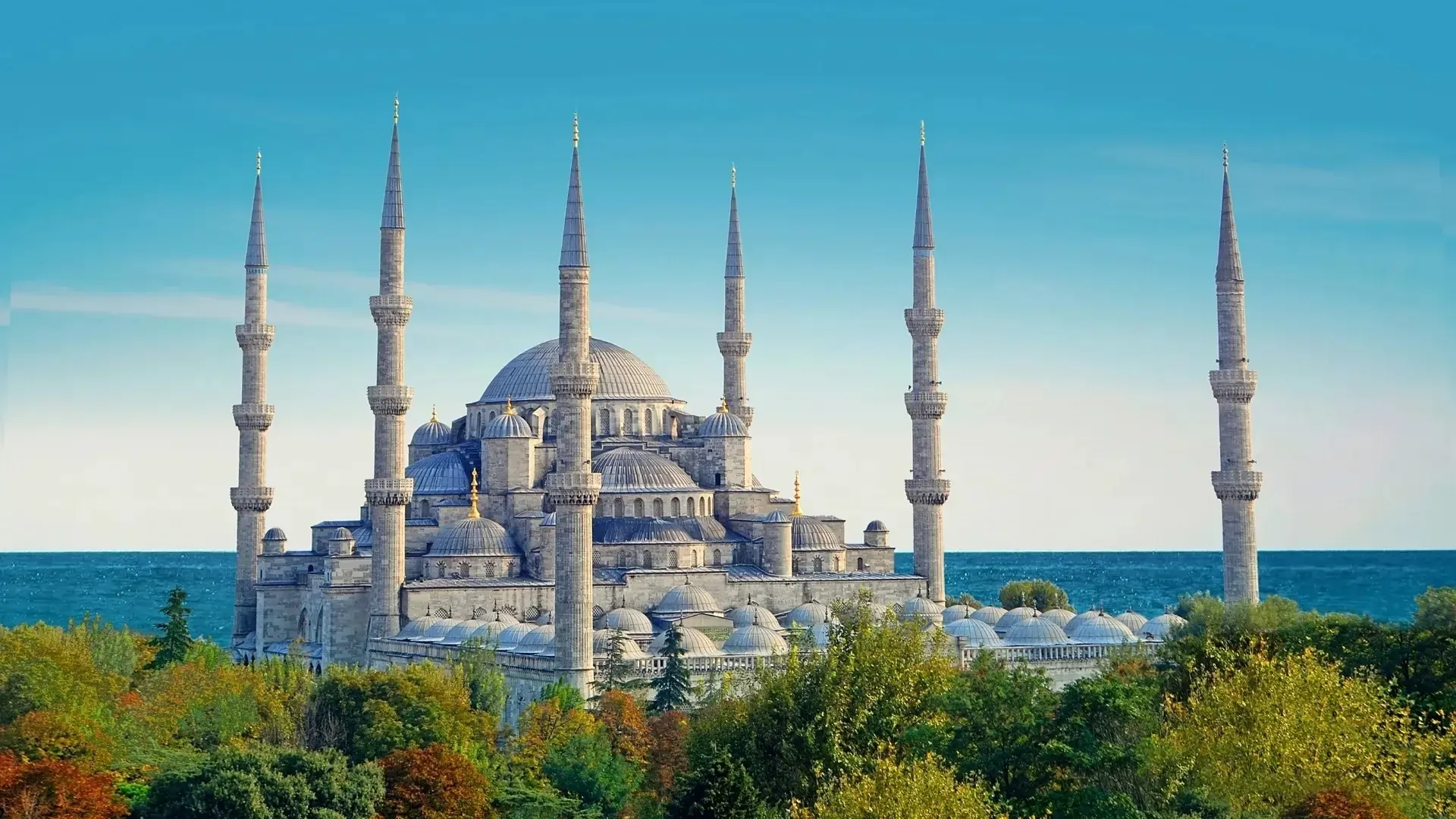 Panoramic view of the Blue Mosque and its six minarets in Istanbul.