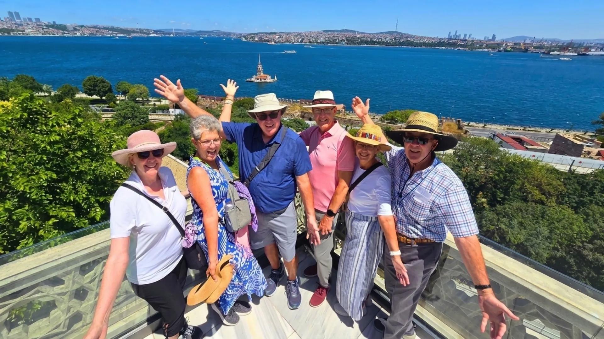 Best of Istanbul Tour: A friend group visiting Topkapi Palace and watching the Bosphorus view