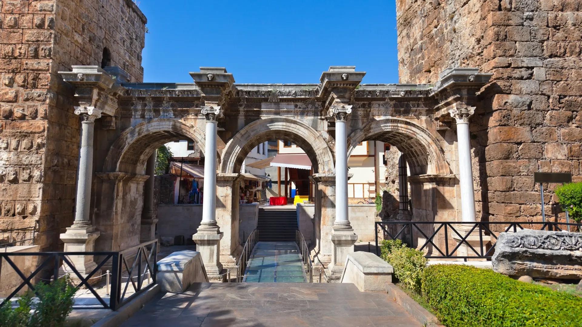 Hadrian’s Gate in Antalya, a Roman-era landmark and one of the main entrances to historic Kaleici Old Town.