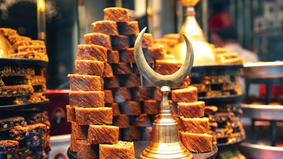 Evening Istanbul Food Tour: Best Bites of Taksim 