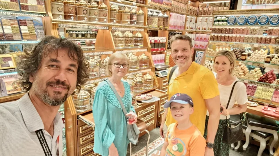 Private Istanbul Shopping Tour: Local Bazaars 