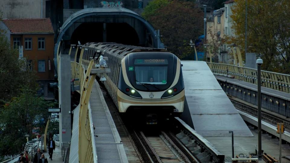 Metro (1)